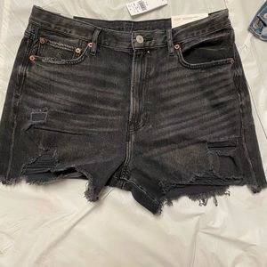 American eagle 90’s boyfriend shorts
